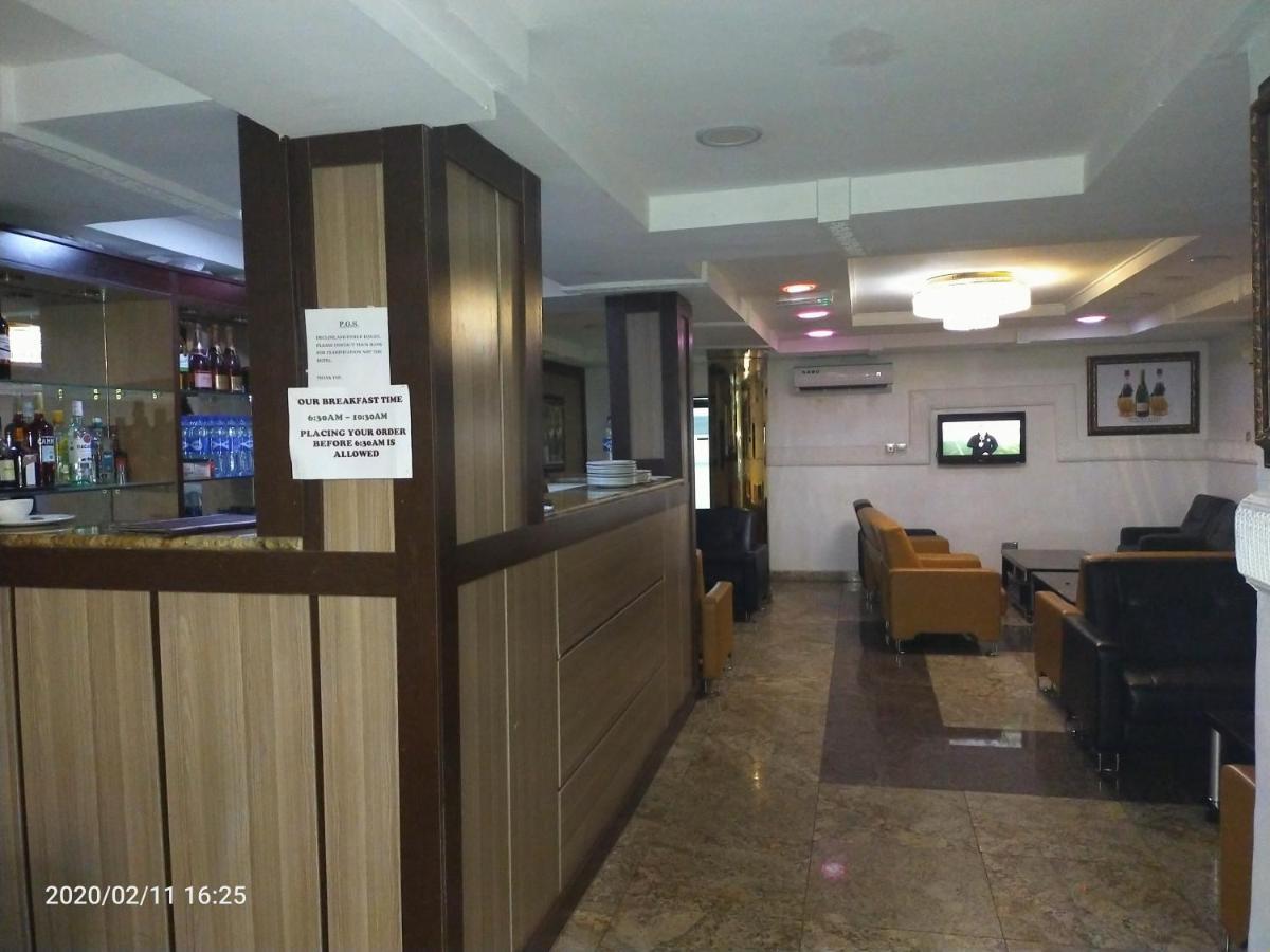 Immaculate Platinum Hotel Abuja Exterior foto