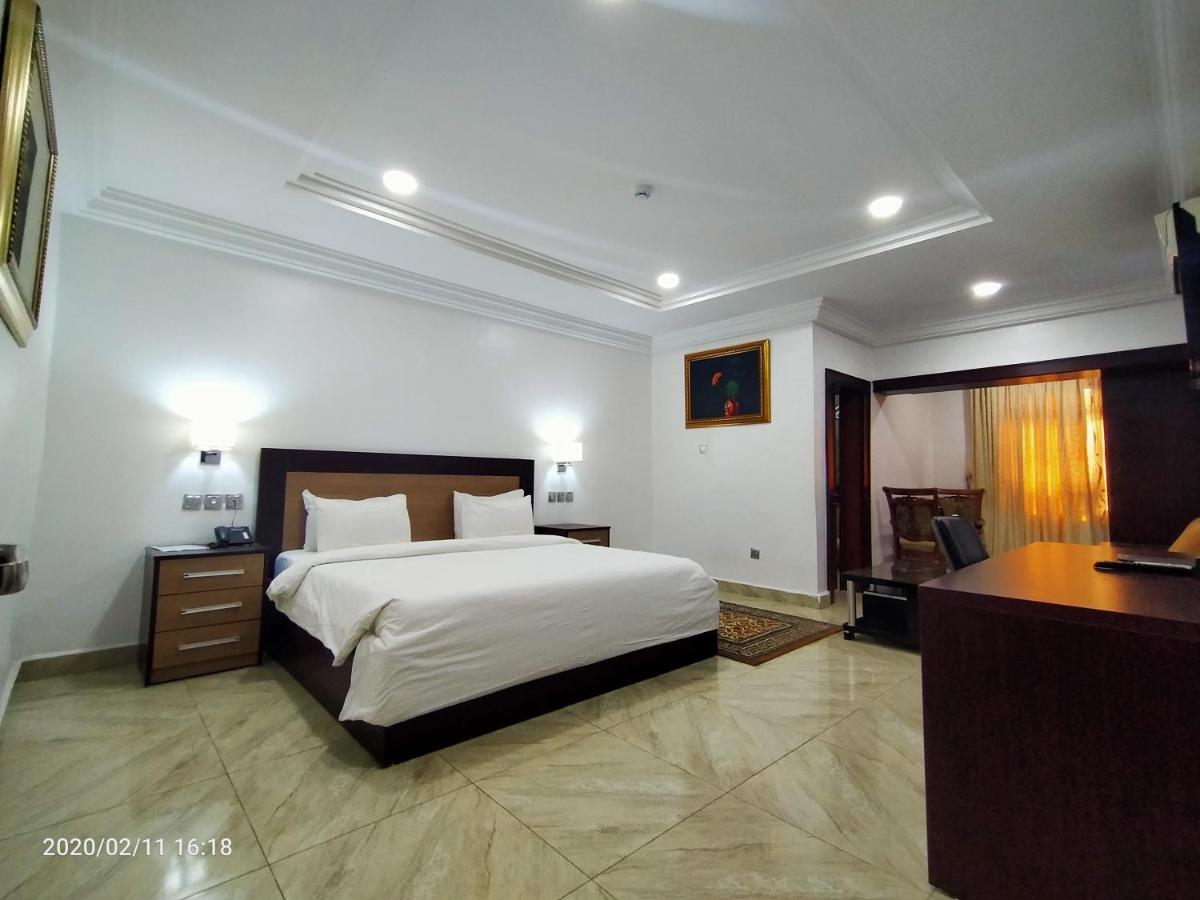 Immaculate Platinum Hotel Abuja Exterior foto